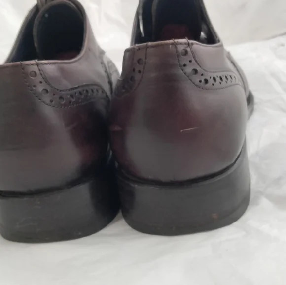 ISAIA Napoli luxury wingtip men display picture 3